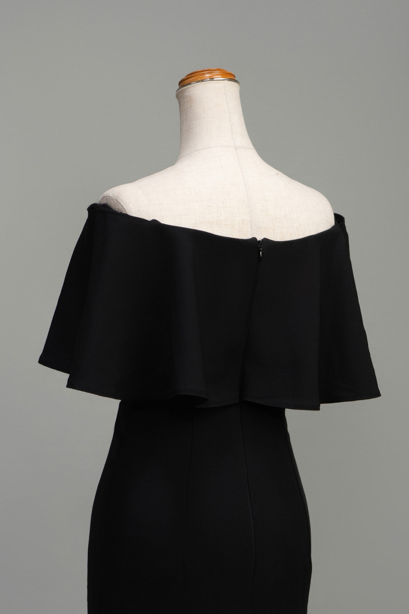 フリルオフショルドレス　ブラック