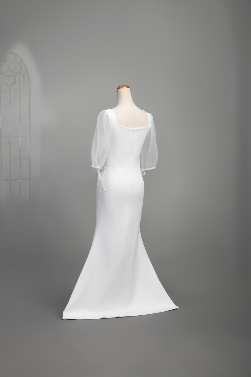 パフスリーブドレス