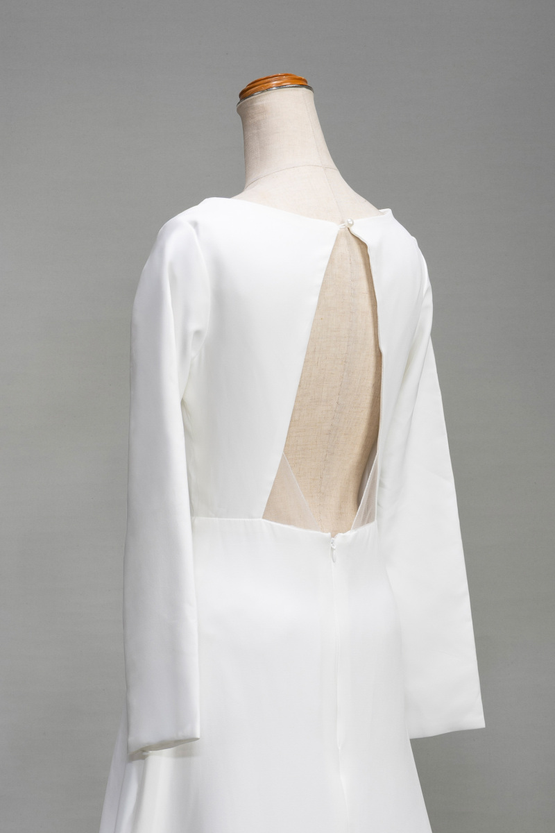 カットアウトドレス