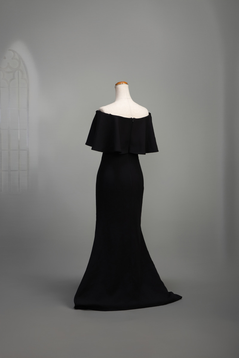 フリルオフショルドレス　ブラック