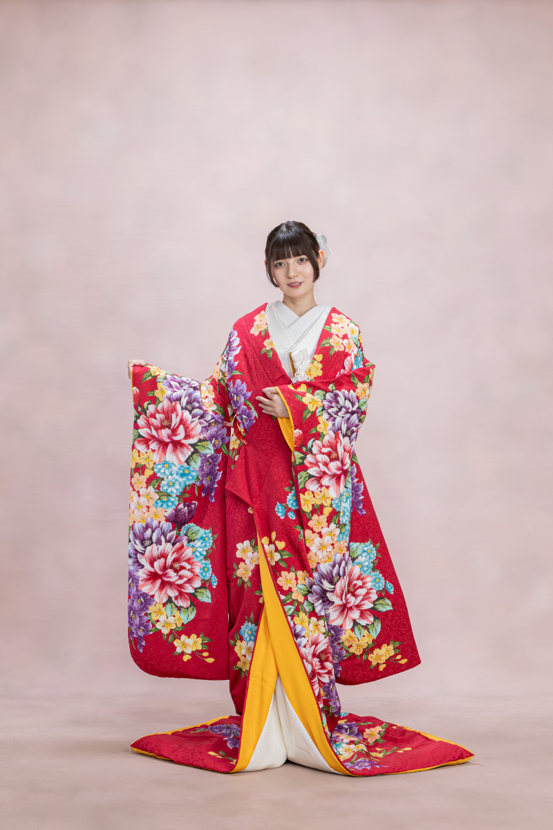 赤の色打掛・大輪の牡丹