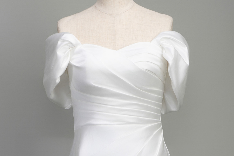 パフスリーブオフショルドレス