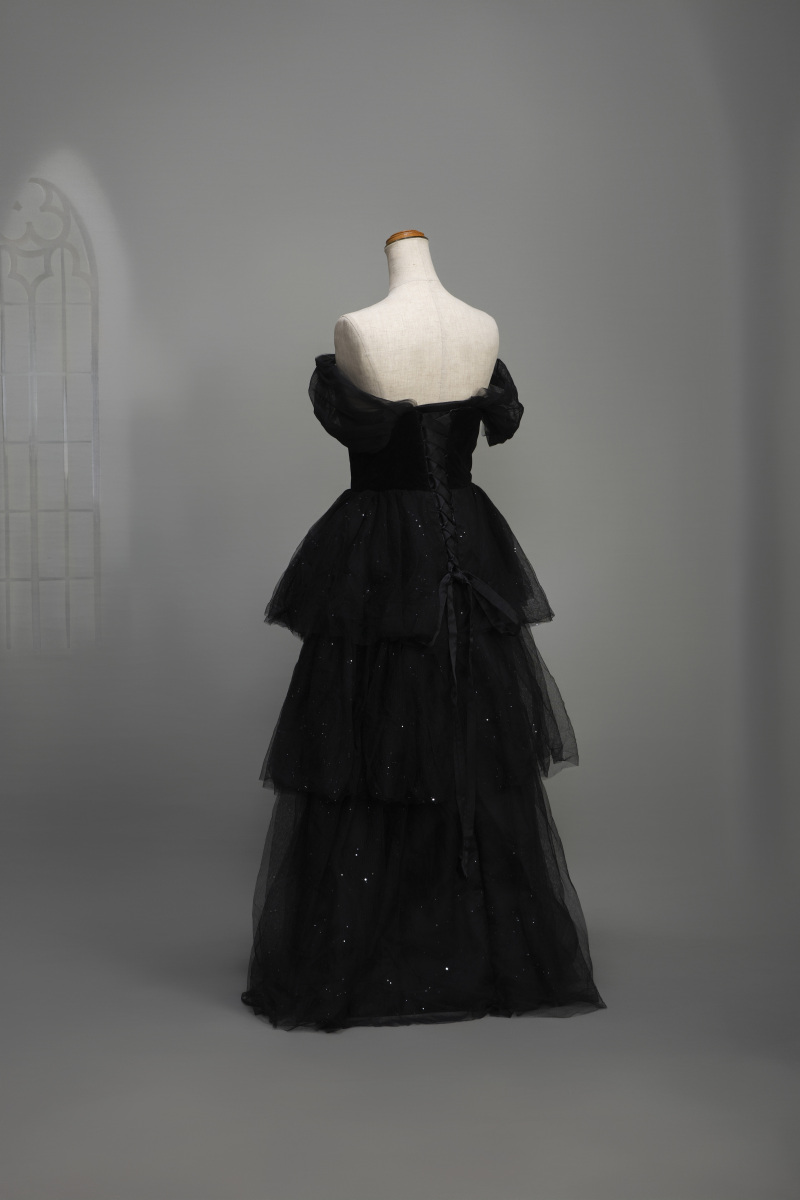 ラメティアードドレス