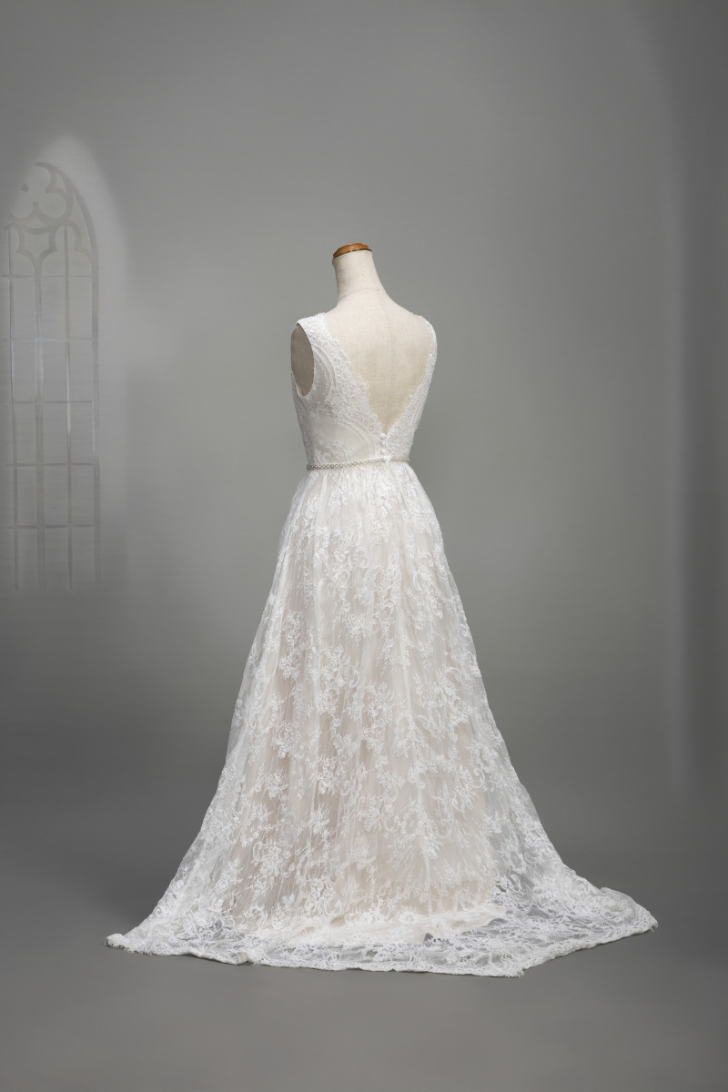 ビジューAラインドレス