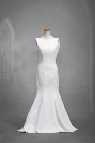 バックシャンスレンダードレス