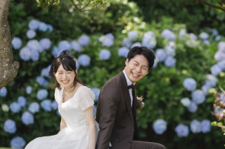 作り笑いじゃない、心からの楽しい笑顔。会話や雰囲気作りでおふたりの素敵な笑顔を引き出します。