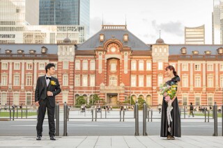 【結婚式を挙げる方必見】お二人専用のオープニングムービーを作成！プロフィールムービーとエンドロールムービー　３点セット