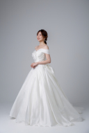 2WAYオフショルエアリーサテン