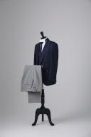 ストライプ柄　グレーパンツ