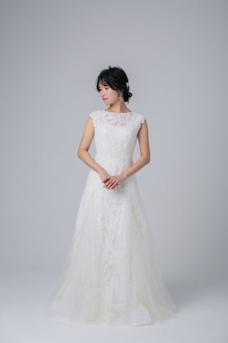 ノースリスレンダー刺繍レース