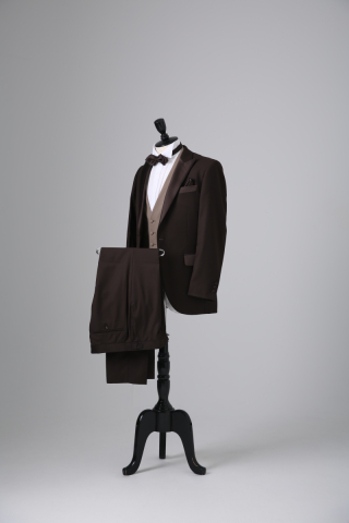 ピークドラペルクラシックタキシード　ブラウン