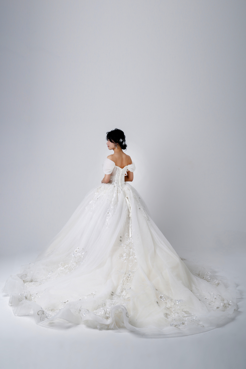 オフショル花刺繍プリンセス