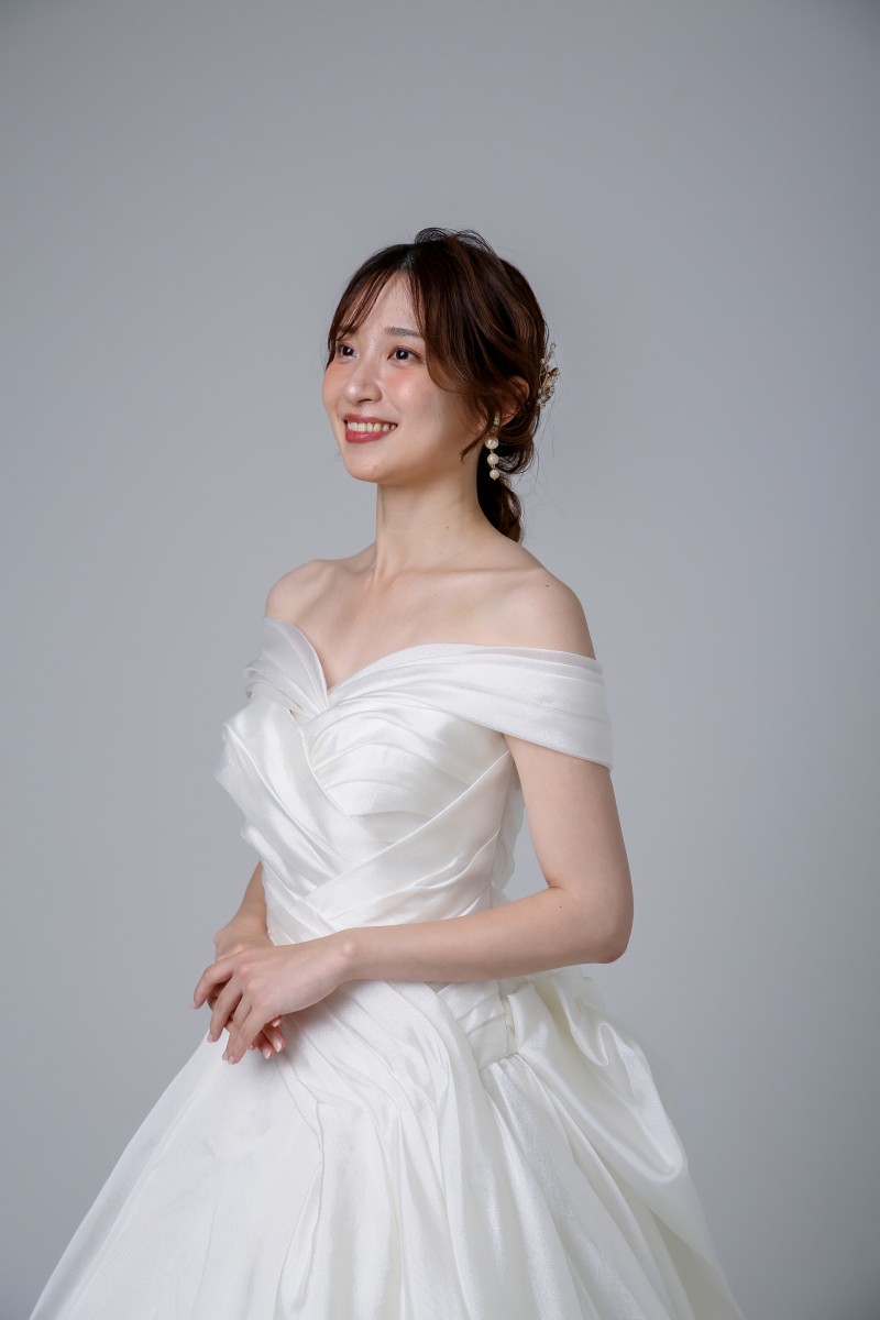 2WAYオフショルエアリーサテン