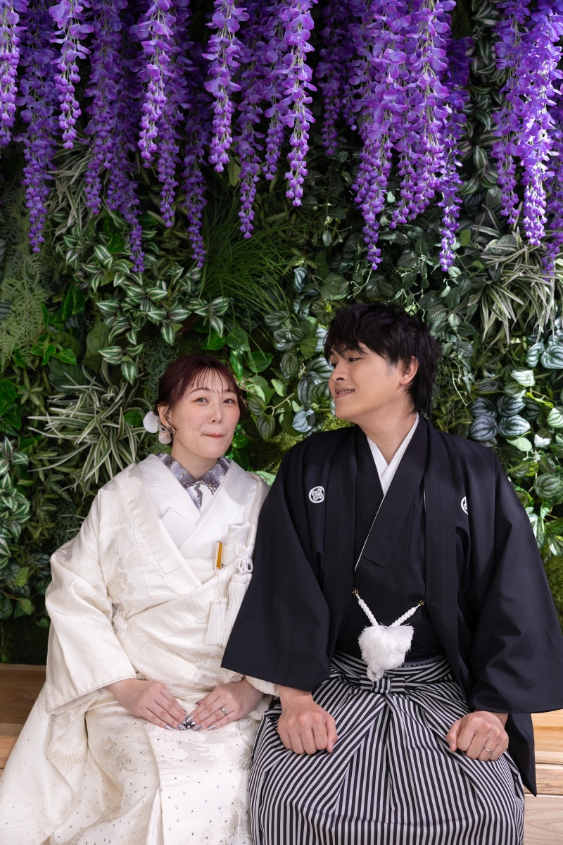 藤の花に包まれて