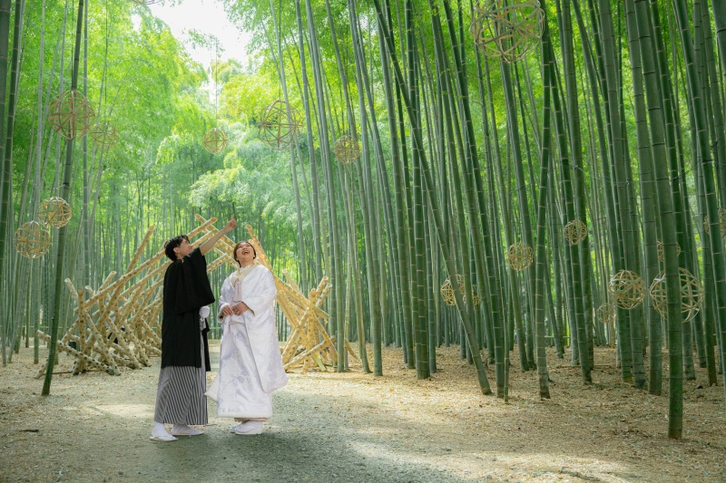 宙に浮いているオブジェたち！