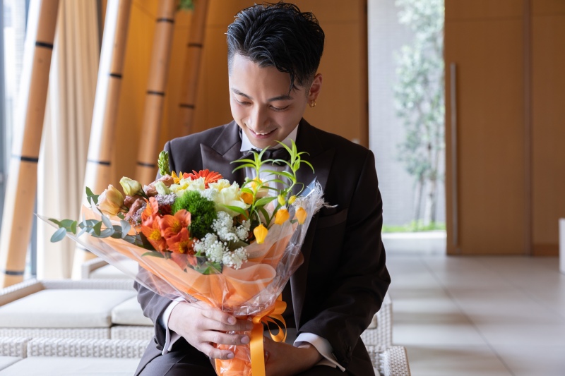花束を抱えて、想いを込めて
