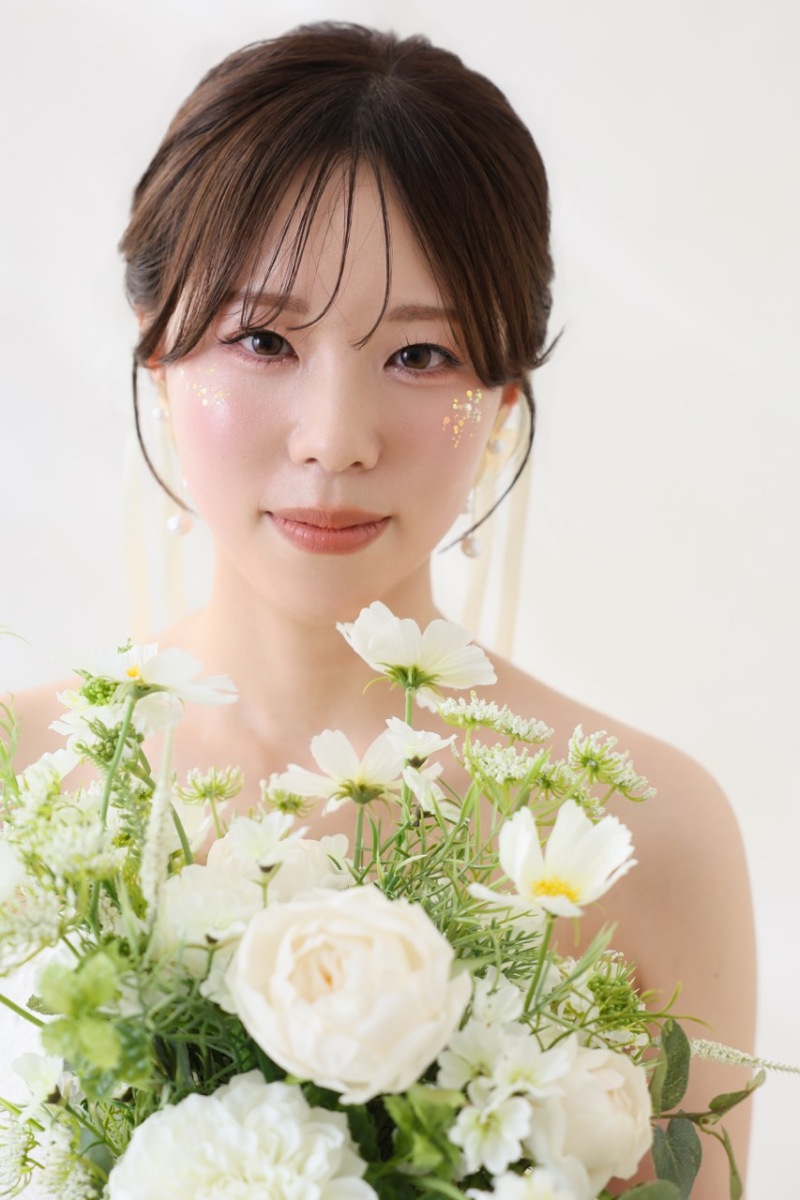 メイクはキラキラに仕上げております！