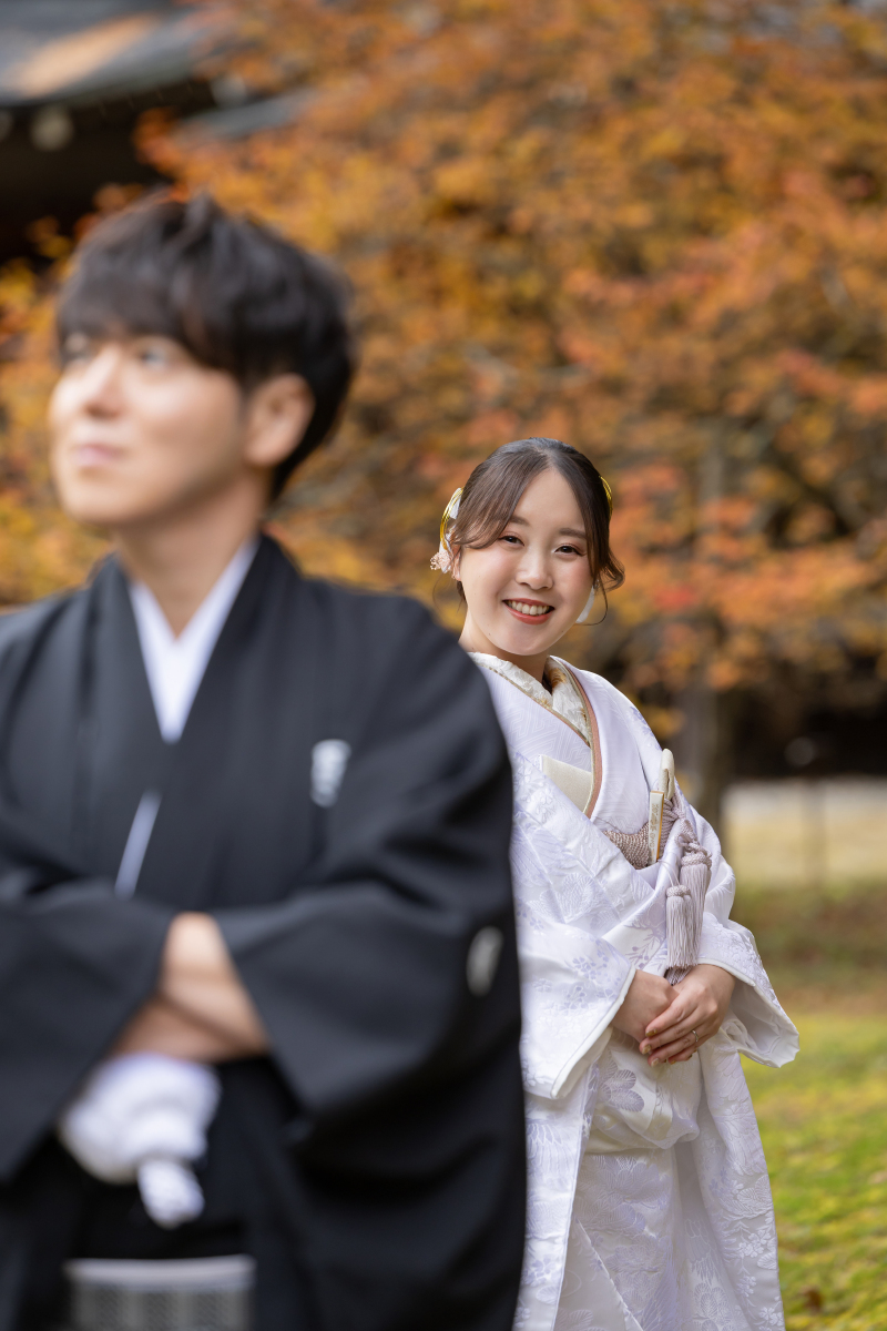 新郎様越しの〜