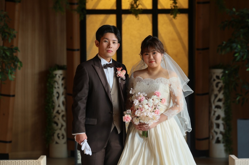 挙式のはじまりを感じさせる、凛とした一枚