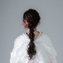 ふんわり編み下ろしスタイル！髪の長さを活かしたアレンジがとってもかわいい♡