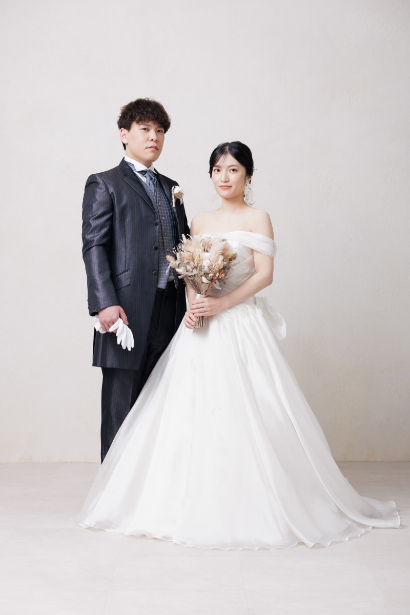 【シンプルに婚礼写真を残す】洋装スタジオ<100カットデータ。美肌補正付き>