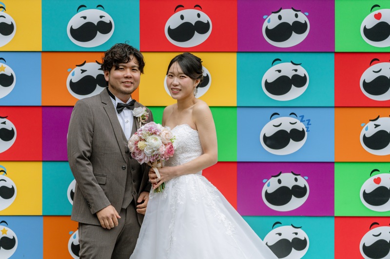 カラフルな背景での撮影も