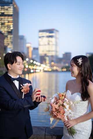 おふたりらしい自然な表情と特別な瞬間を大切に、緊張せずリラックスして楽しめるよう撮影しています。この日だけのかけがえのない瞬間を、一緒に彩ります。