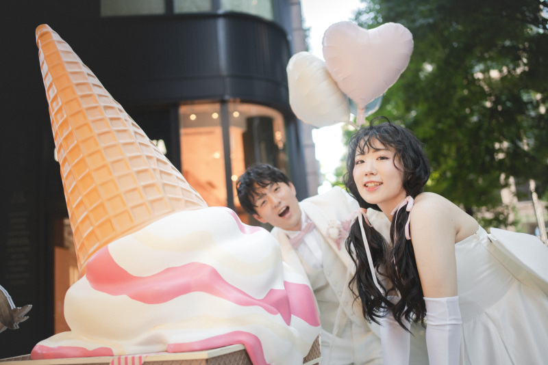 いつもより少し特別な演出を加えながら、おふたりらしい空気感を大切に撮影します。おふたりの大切な1日を共に過ごせることが嬉しく思います。