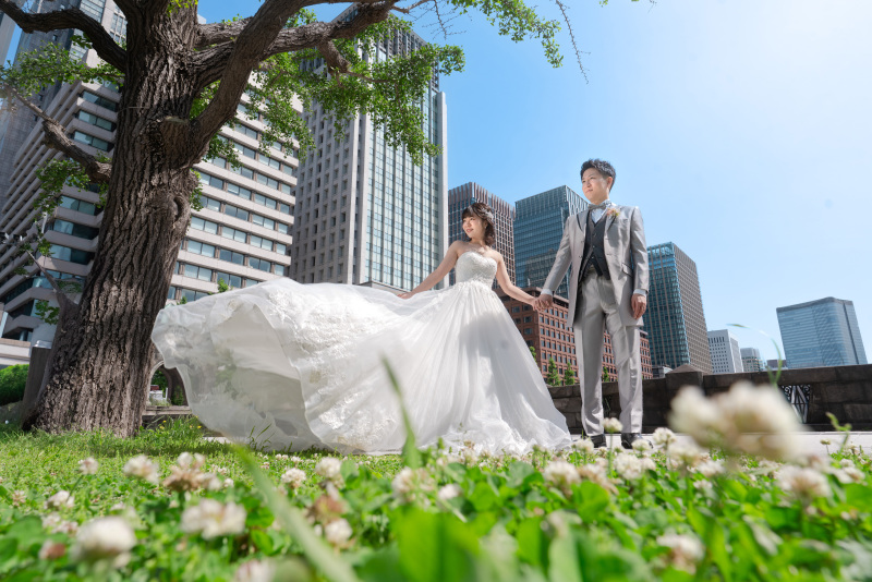 おふたりのお話を伺っていると、その魅力や雰囲気から「こんなポーズが合いそう！」「こんな構図はどうだろう？」と自然とアイデアが広がります。撮影が初めてでもご安心ください。お客様からのご希望も大歓迎です！