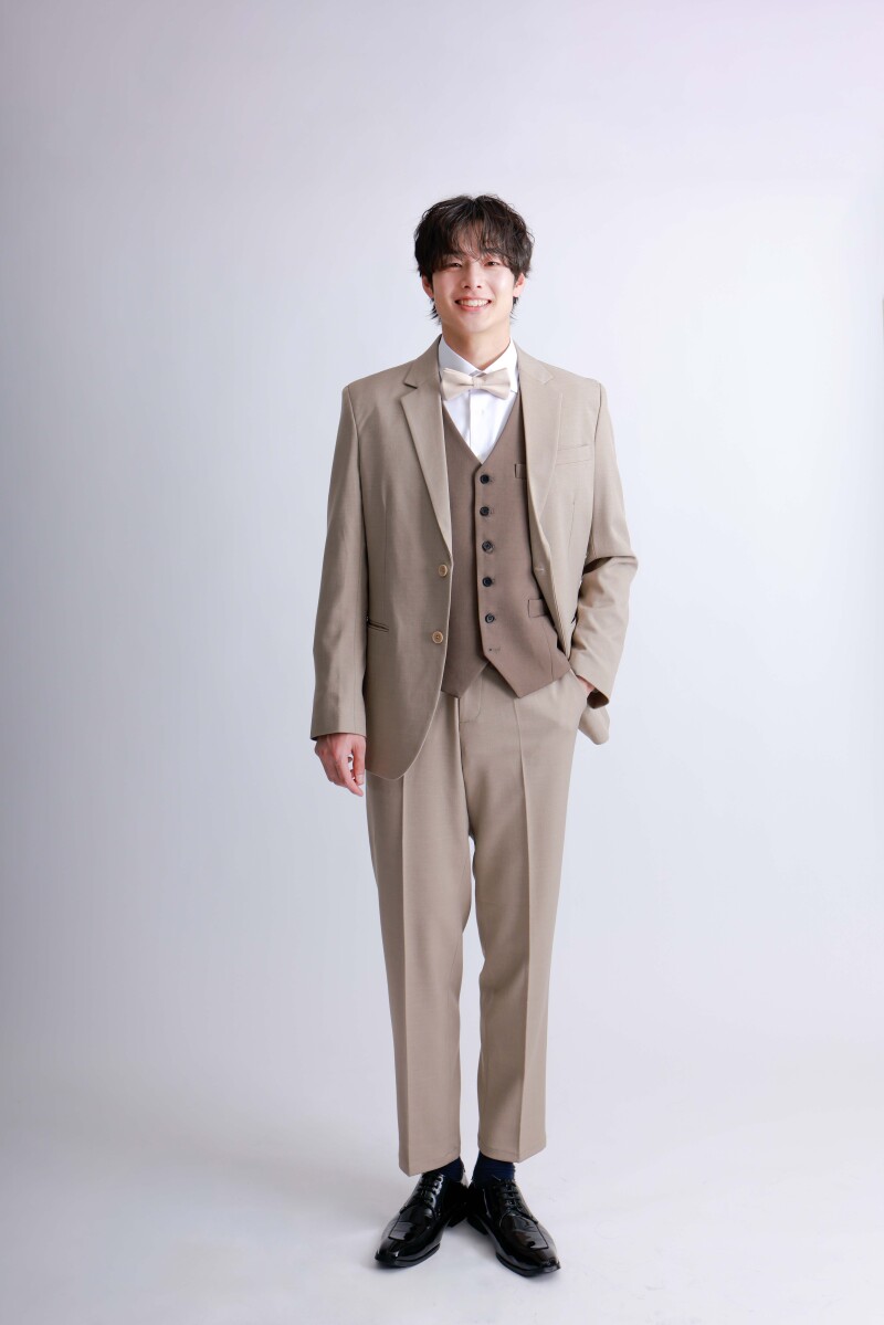 ベージュタキシード