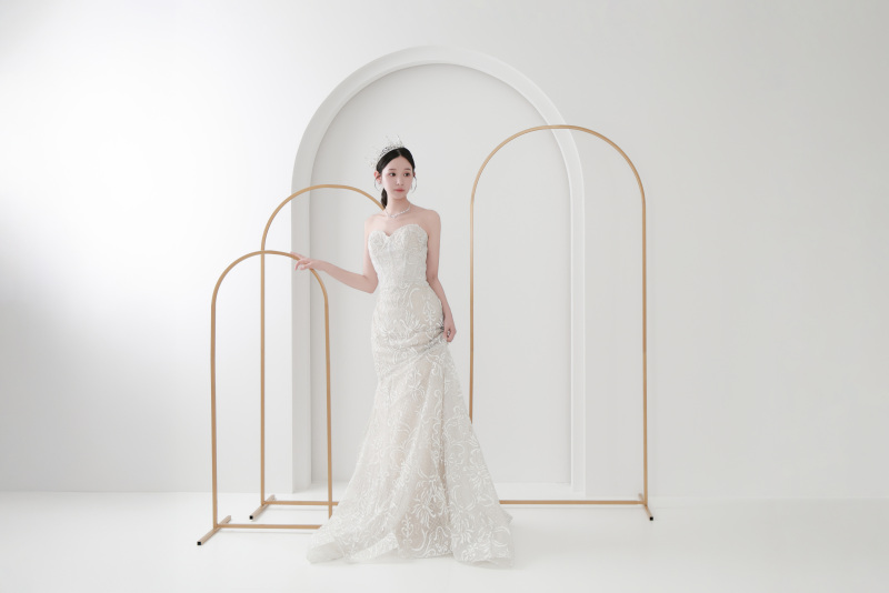 CLELIA_インポートドレスの取扱いがある