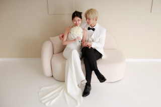 白を基調にした洗練されたウェディングスタジオ