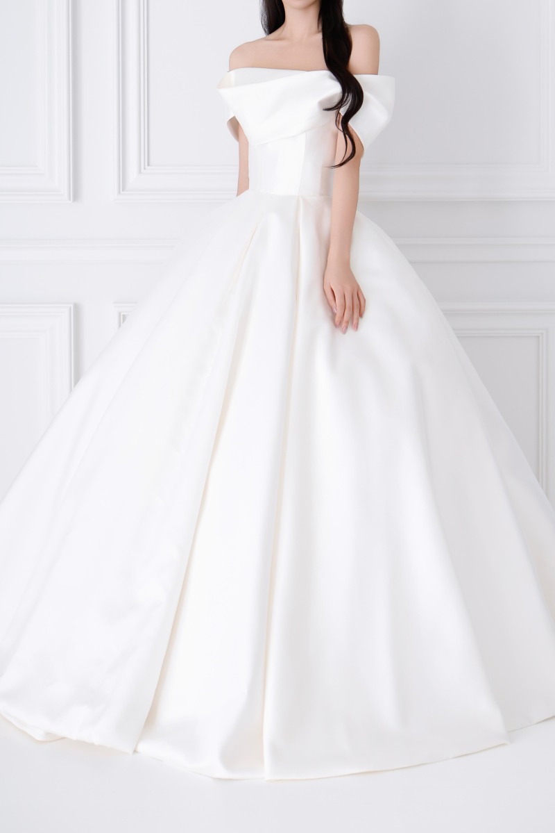 現地で購入したインポートドレス