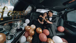 【衣装追加料金なし】東京リムジン周遊｜衣装選び放題×100カット×ヘアメイク込。煌めく街並みを背景に贅沢なひとときを