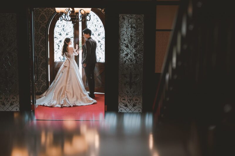 【衣装追加料金なし】鳳鳴館ロケーション|衣装選び放題×100カット×ヘアメイク込。歴史を刻む名建築で上質な撮影体験を。