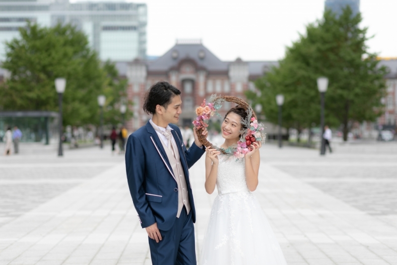 【衣装追加料金なし】東京駅ロケーション|衣装選び放題×100カット×ヘアメイク込。憧れのレンガ駅舎でドラマチックな撮影を