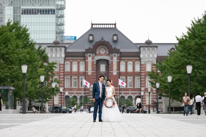 【衣装追加料金なし】東京駅ロケーション|衣装選び放題×100カット×ヘアメイク込。憧れのレンガ駅舎でドラマチックな撮影を