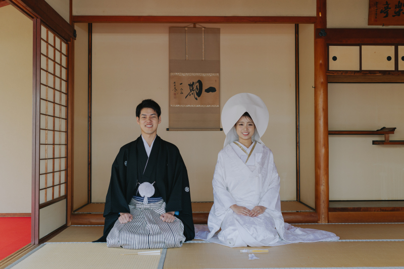 「一期一会」の掛け軸の前でご挨拶