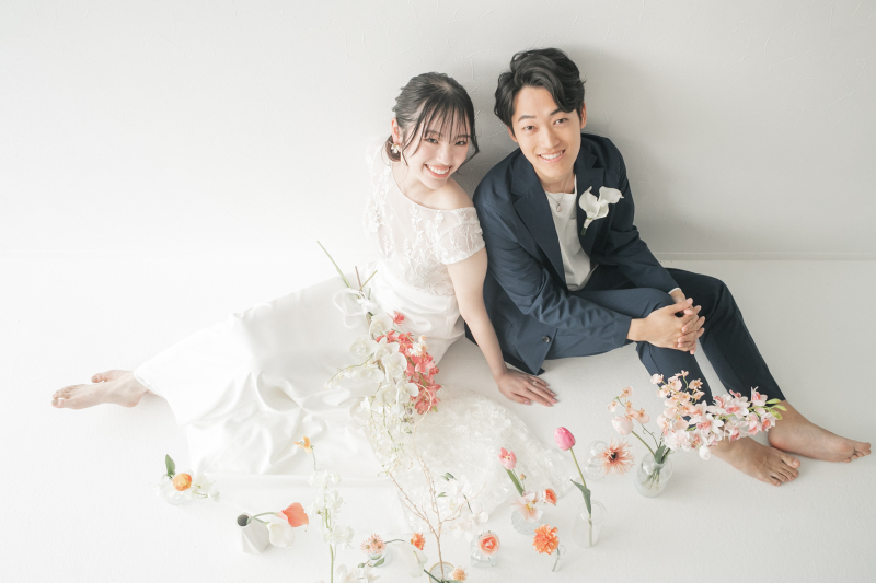 【3月平日撮影限定】スタジオモフOPEN祝2周年⭐︎感謝フェア⭐︎｜スタジオ洋装2着（衣装2着新婦様 全データ300カット以上）