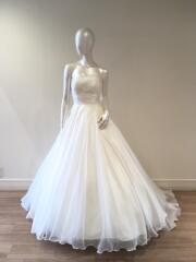 ウェディングドレス