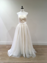 ウェディングドレス