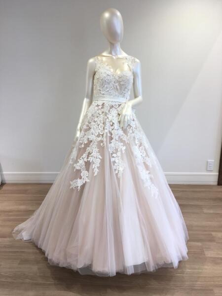 ウェディングドレス