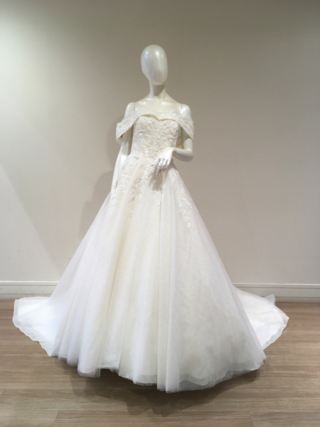 ウェディングドレス