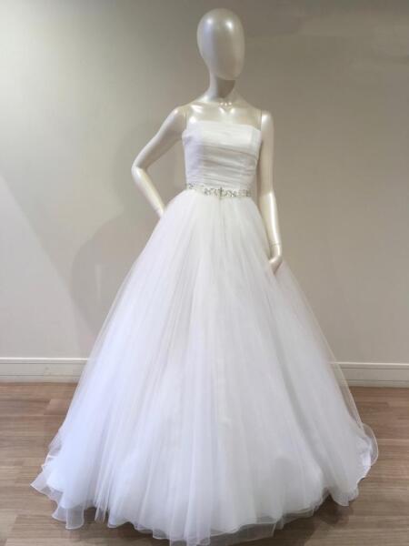 ウェディングドレス