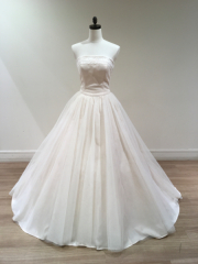 ウェディングドレス