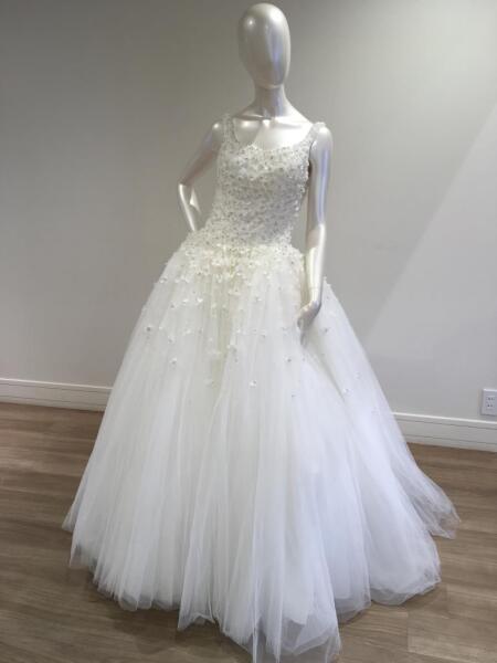 ウェディングドレス