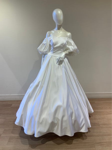 ウェディングドレス