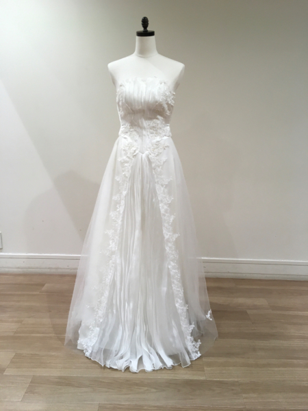 ウェディングドレス