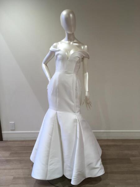 ウェディングドレス