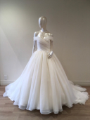 ウェディングドレス